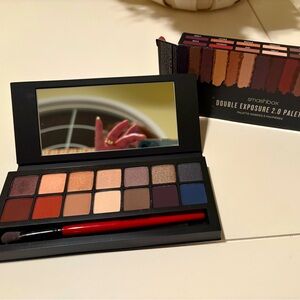 Smashbox Doubke Expisure 2.0 palette with bonus brush. Brand new, never used.